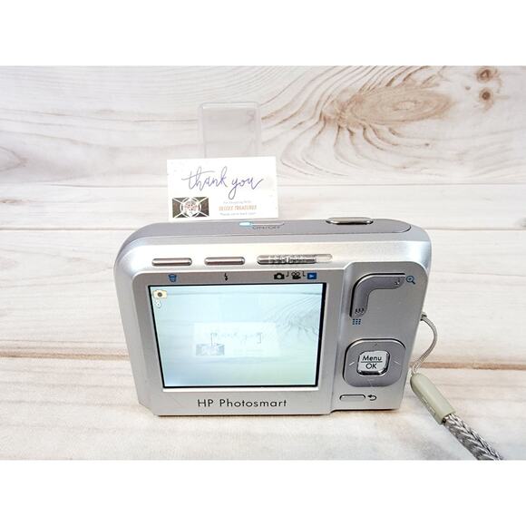 HP PhotoSmart M547 Point & Shoot Pocket Digital Camera DIGICAM W/ Card & Case - Picture 3 of 16